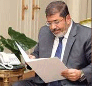 محمد بن راشد ومحمد مرسي يؤكدان ترابط مصر والإمارات