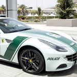 شرطة نسائية تقود «فيراري» في دبي