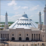 مسجد الشيخ خليفة في كازاخستان يستقبل المصلين اليوم