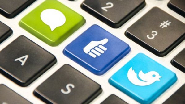 دبي تستضيف قمة «التواصل الاجتماعي»