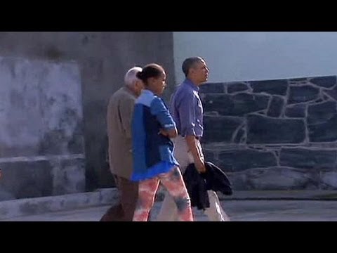 أوباما يزور الزنزانة السابقة لنيلسون مانديلا في معتقل روبن ايلاند