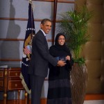 أوباما يسلم مها المنيف جائزة «أشجع امرأة في العالم»