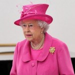 الملكة إليزابيث الثانية تنشر أول تغريدة شخصية لها