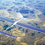 طائرة بالطاقة الشمسية تنهي رحلتها التجريبية حول العالم