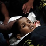 انتشال جثث 5 فلسطينيين من تحت أنقاض منزلهم في غزة