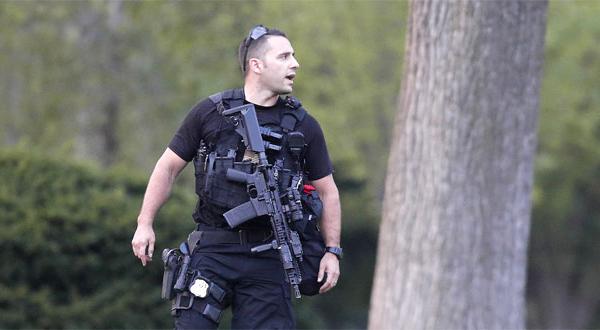 white-house-security-08082014-001