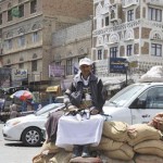 الحوثيون يرفضون مرشح هادي للحكومة.. ويتفاوضون لضم 20 ألفا للجيش