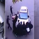 بالفيديو.. 20 شخصا يرفعون سيارة من فوق امرأة
