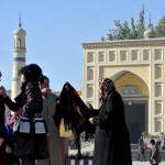 عاصمة شينجيانغ الصينية تعتزم حظر الحجاب