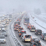 الثلوج في فرنسا تجبر 15 ألف مسافر على قضاء الليلة في ملاجئ الطوارئ