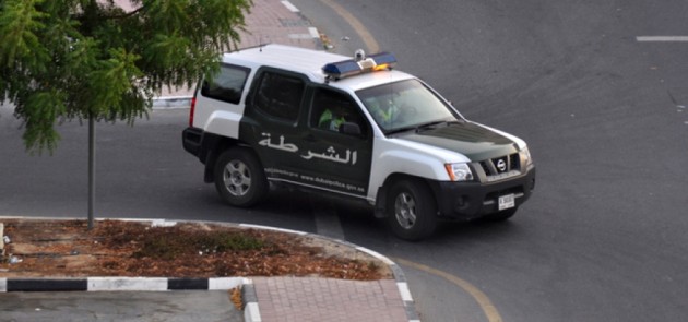 «مرور دبي» توزّع هدايا على السائقين الملتزمين في رمضان