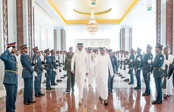 محمد بن زايد: الإمارات بقيادة خليفة تعمل على تعزيز التضامن بين أبناء «التعاون» لمواجهة التحديات