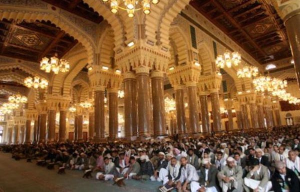 الحوثيون يمنعون صلاة “التراويح” في رمضان