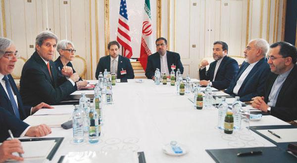 تمديد مفاوضات «النووي الإيراني» إلى ما بعد المهلة النهائية المحددة