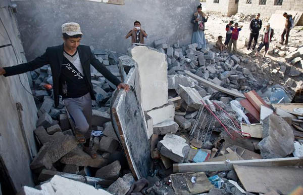 61 قتيلا وجريحا في قصف للحوثيين على أحياء عدن