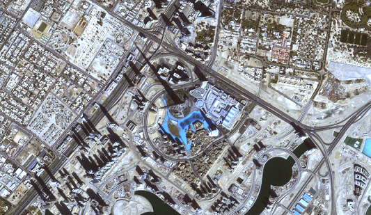 «دبي سات-1» يلتقط صورتين لأبراج الإمارات وبرج خليفة