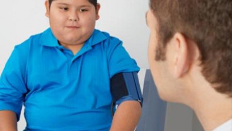 دراسة: زيادة وزن الأطفال عن المعدلات الطبيعية يسبب ارتفاع ضغط الدم