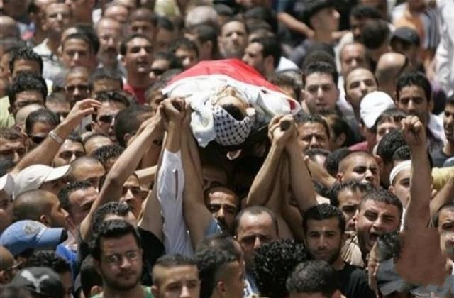 الجانب الفلسطيني يستلم جثامين ثلاث شهداء سقطوا اليوم