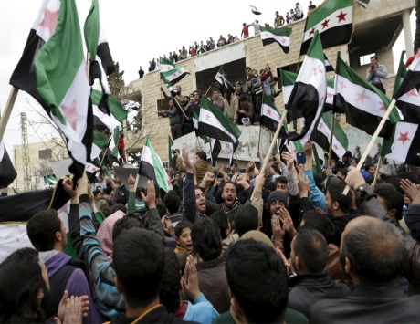 الهدنة السورية في مهب الريح: قصف على دوما وعودة التظاهرات السلمية