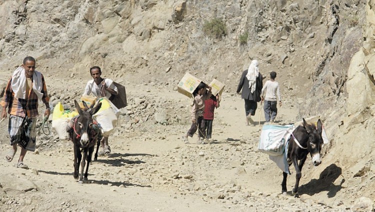 اليمن.. منظمات دولية تشيد بدور التحالف في تسهيل دخول المساعدات وتنتقد حصار الميليشيات لتعز
