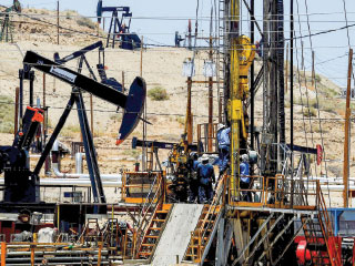 أسعار النفط تسجل أعلى مستوى في 2016