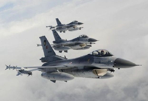 الطائرات التركية تقصف مواقع «الكردستاني» شمال العراق