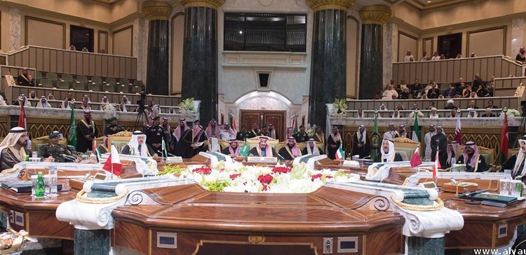 القمة التشاورية الخليجية تناقش الأزمة اليمنية والأوضاع بسوريا والتدخلات الإيرانية