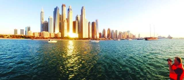 «ديلي ميل»: دبي المشرقة واحة الأمن والسكينة