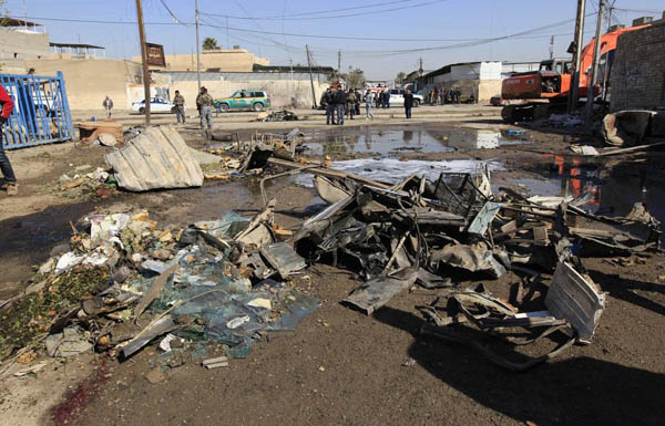 عشرات القتلى والجرحى بسلسلة تفجيرات في بغداد