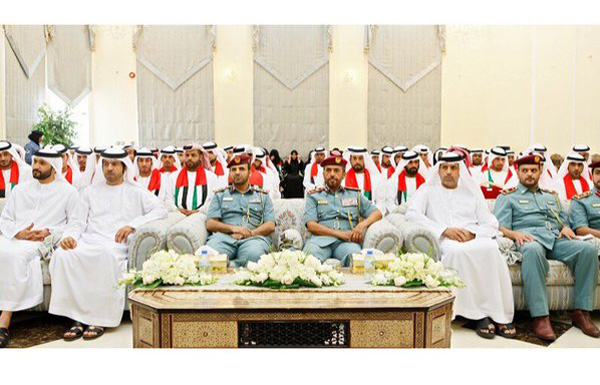 «الداخلية» تسلم الجنسية الإماراتية لـ 152 من أبناء المواطنات
