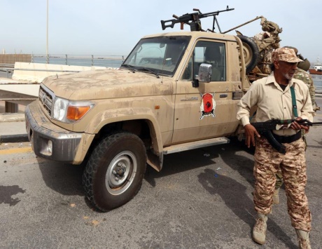 «الوفاق» تشكل قوة عسكرية لحراسة المقار والحدود