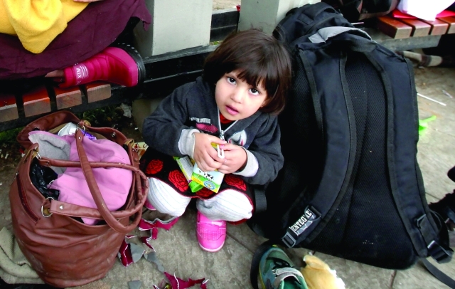الإمارات تؤوي اللاجئين السوريين في اليونان