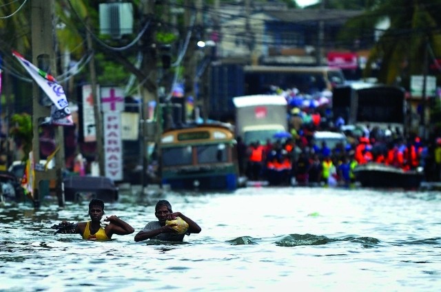 إجلاء 200 ألف شخص بسبب الأمطار في كولومبو