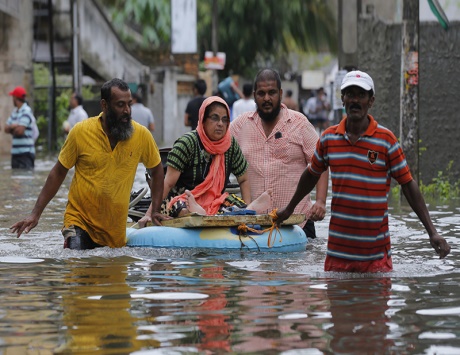 الفيضانات تقتل 20 وتهجر 200 ألف شخص في سريلانكا