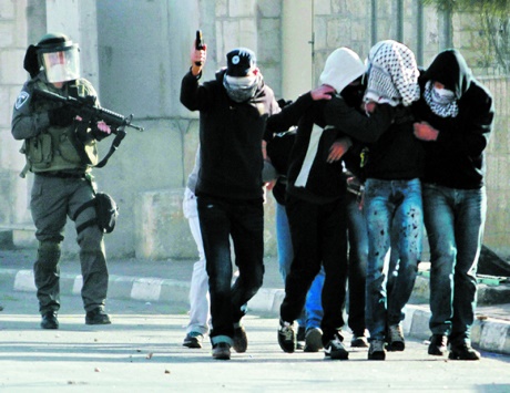 الاحتلال يعتقل 34 فلسطينياً و6 بتهمة التخطيط لهجوم