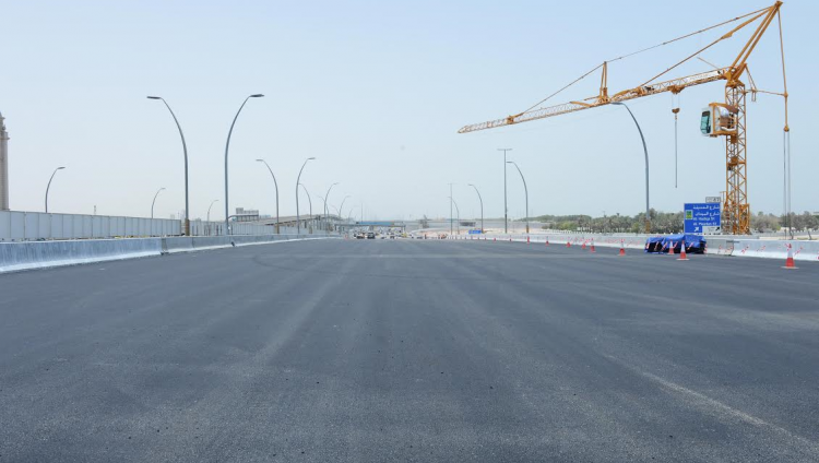 “طرق دبي” تفتتح الجسر الجنوبي على شارع الشيخ زايد في اتجاه أبوظبي الجمعة المقبل