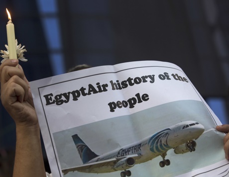 انتشال مسجل محادثات قمرة القيادة بالطائرة المصرية المنكوبة