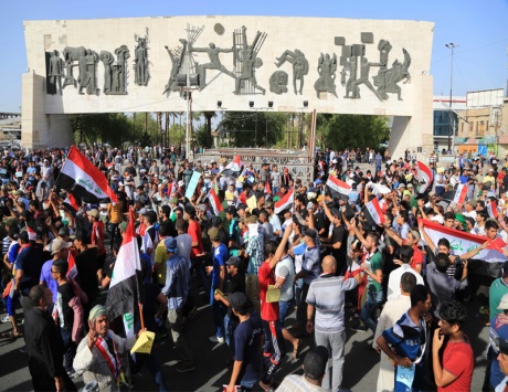 العراقيون يجددون تظاهراتهم في «التحرير» للمطالبة بالإصلاحات