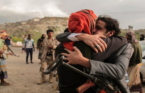 أكبر عملية تبادل أسرى بين المقاومة ومليشيا الحوثي في تعز