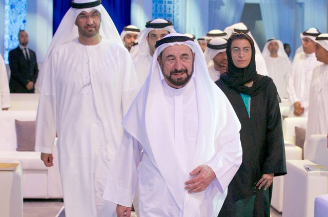سلطان القاسمي يلتقي الإعلاميين في مجلس مركز الشارقة الإعلامي