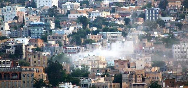 قوات الشرعية اليمنية تقصف مـواقع الميليشيات في أطراف العاصـمــة للمرة الأولى