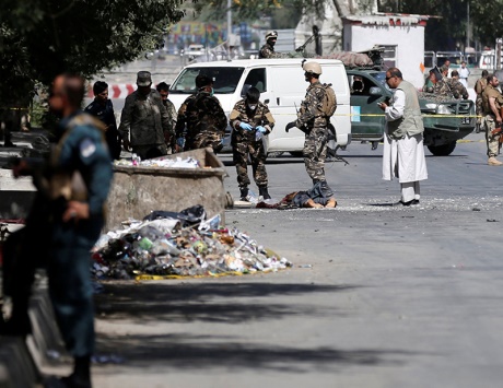 مئات القتلى والجرحى في اعتداء على موكب بكابول.. و«داعش» يتبنى