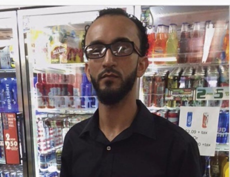 يمني يوثق فيديو قتل الشرطة الأمريكية لرجل أسود