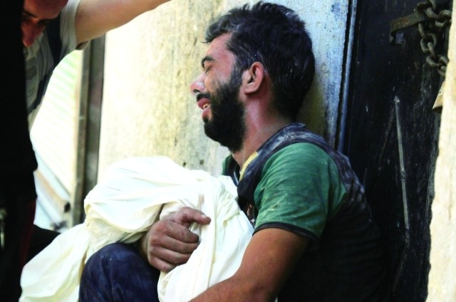 يوم دامٍ في سوريا يحصد 177 قتيلاً بينهم عائلات بكاملها