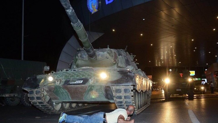 الاستخبارات التركية : تم احباط الانقلاب وانفجار كبير في اسطنبول