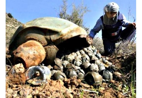 “هيومن رايتس ووتش”: الأسد يقتل المدنيين بقنابل عنقودية محظورة