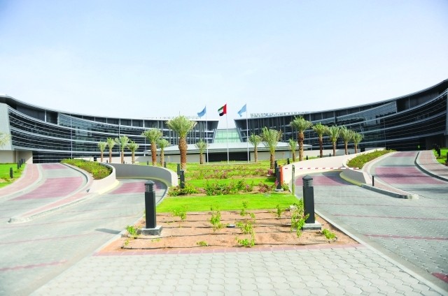 جامعة الإمارات تقبل الطلبة غير المواطنين بمعدلات محددة