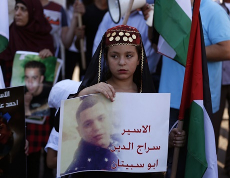 «الاحتلال» يقتحم نابلس والخليل وإصابة 13 فلسطينياً