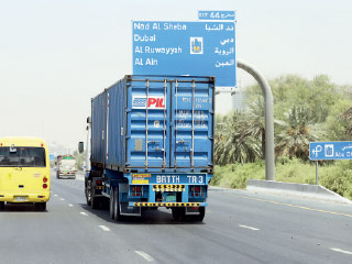 بلحيف : منع مرور الشاحنات على شارع الشيخ محمد بن زايد نهاية 2016