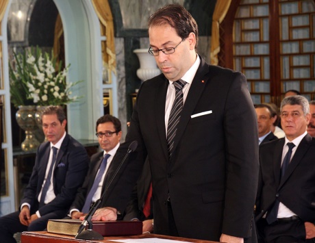 الحكومة التونسية الجديدة تؤدي اليمين بعد نيلها ثقة البرلمان